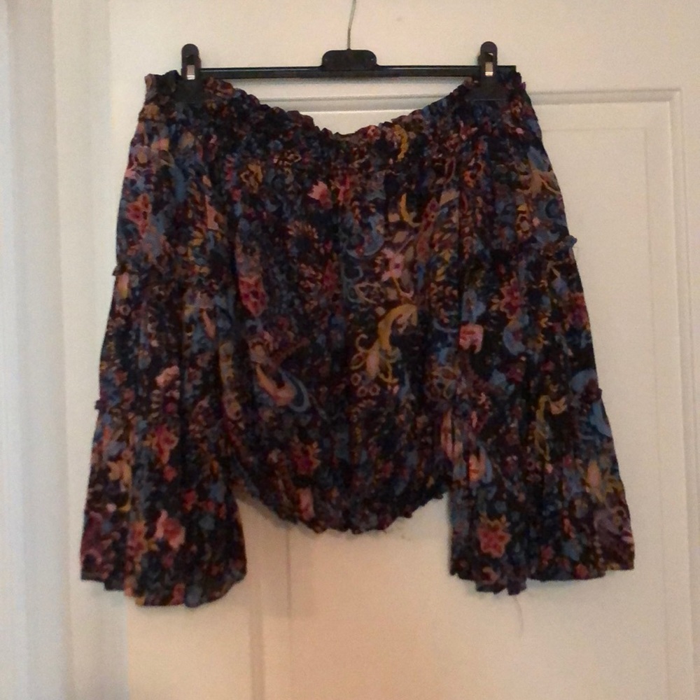 Fee people off the shoulder top